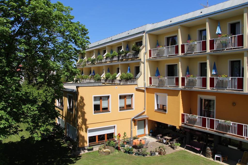 Simon - Hotel & Cafe Bad Tatzmannsdorf Exterior foto